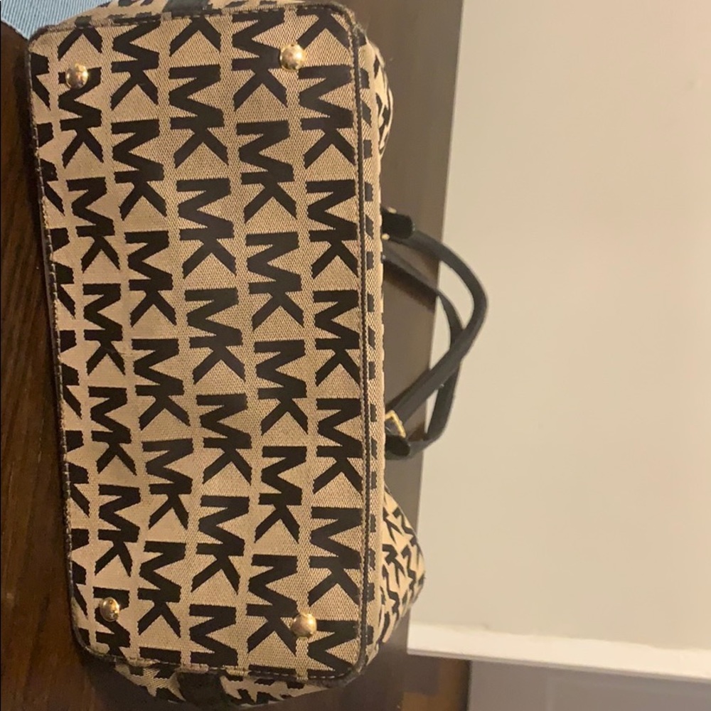 Michael Kors Monogram tote - Picture 3 of 3